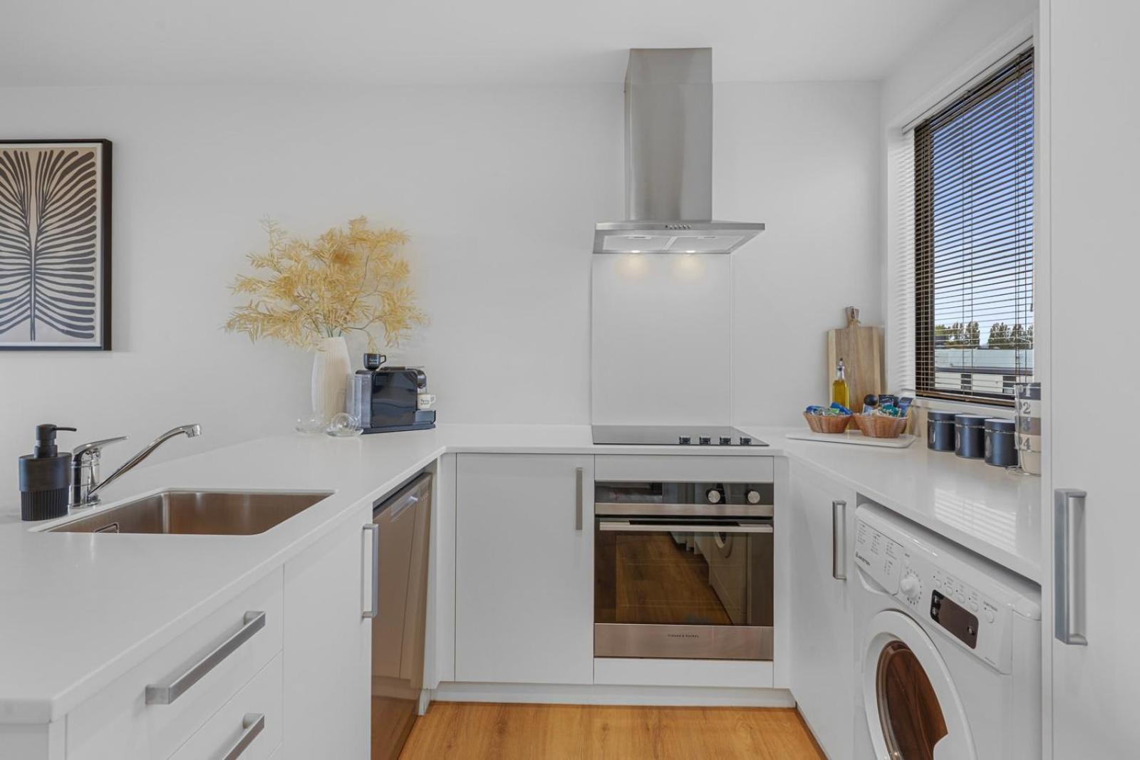 The Salisbury - 2 Bedroom Home Christchurch Buitenkant foto